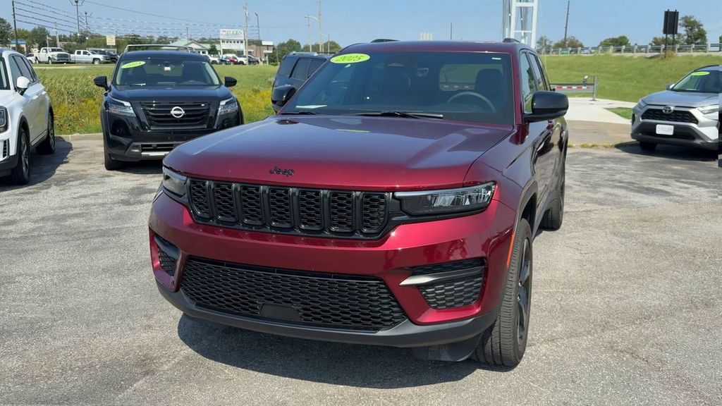 The sold 2025 Grand Cherokee