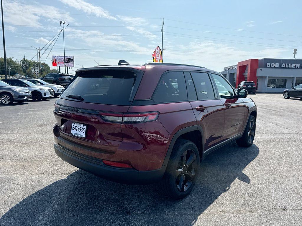 2025 Jeep Grand Cherokee photo 12