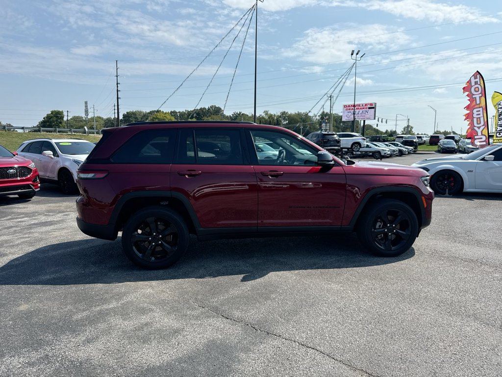 2025 Jeep Grand Cherokee photo 13