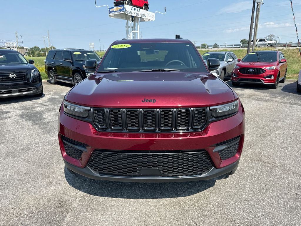2025 Jeep Grand Cherokee photo 15