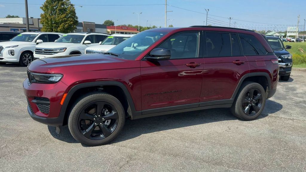 2025 Jeep Grand Cherokee photo 34